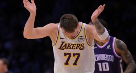 全明星首轮：东契奇票王 字母哥东部第1+老詹西部第9