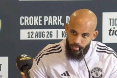 曼联迎战利兹联：一场不容有失的关键战役与潜在隐患