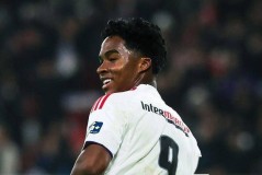 截胡皇马！曼联7400万欧强势搅局，沃顿争夺战彻底白热化