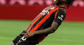 莱奥一剑封喉，AC米兰1-0复仇拉齐奥，登顶意甲积分榜坐山观虎斗